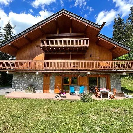 A : Aux Pieds, Balcon, Wi-fi Et Parking *