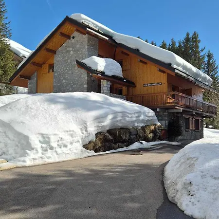 A : Aux Pieds, Balcon, Wi-fi Et Parking - Fr-1-688-32 * Méribel